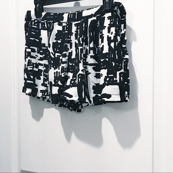 Women’s Forever 21 short-size M - Picture 3 of 7